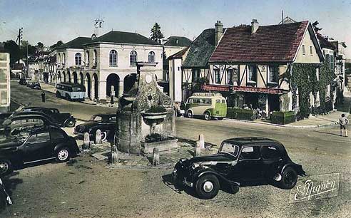 La Roche Guyon, La Mairie et la Fontaine